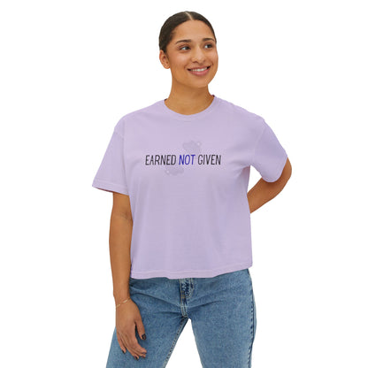 Camiseta cuadrada "Earned Not Given" para mujer | Camiseta de entrenamiento | Camiseta de gimnasio | Camiseta motivacional | Ropa deportiva | Estilo casual 