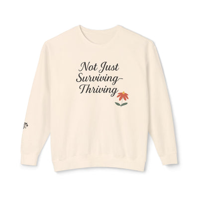 Sudadera de cuello redondo para concienciar sobre la violencia doméstica: no solo para sobrevivir, sino también para prosperar. Ideal para la resiliencia, el ánimo, el uso diario y el autocuidado. 