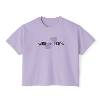 Camiseta cuadrada "Earned Not Given" para mujer | Camiseta de entrenamiento | Camiseta de gimnasio | Camiseta motivacional | Ropa deportiva | Estilo casual 