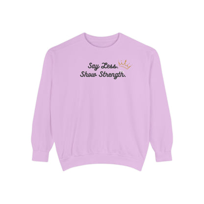 Sudadera de cuello redondo teñida en prenda. Di menos. Cómoda. Estilo Queen. 