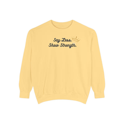 Sudadera de cuello redondo teñida en prenda. Di menos. Cómoda. Estilo Queen. 